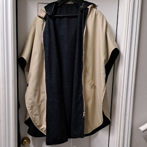 Reversible Tan and Black Hooded Cape - Picture 1 of 3